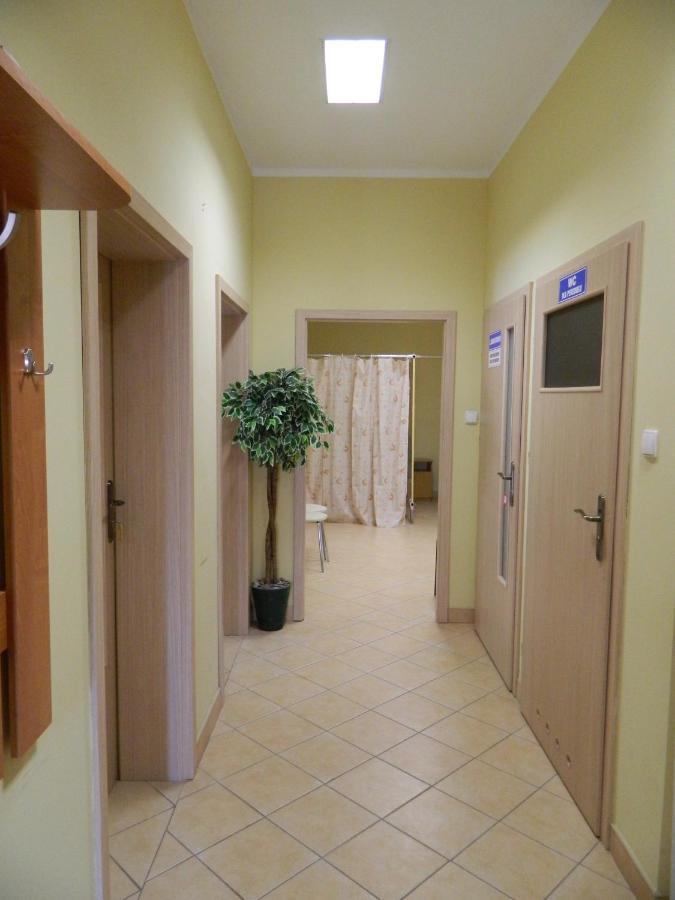 Hôtel Pod Arkadami à Darłówko Extérieur photo